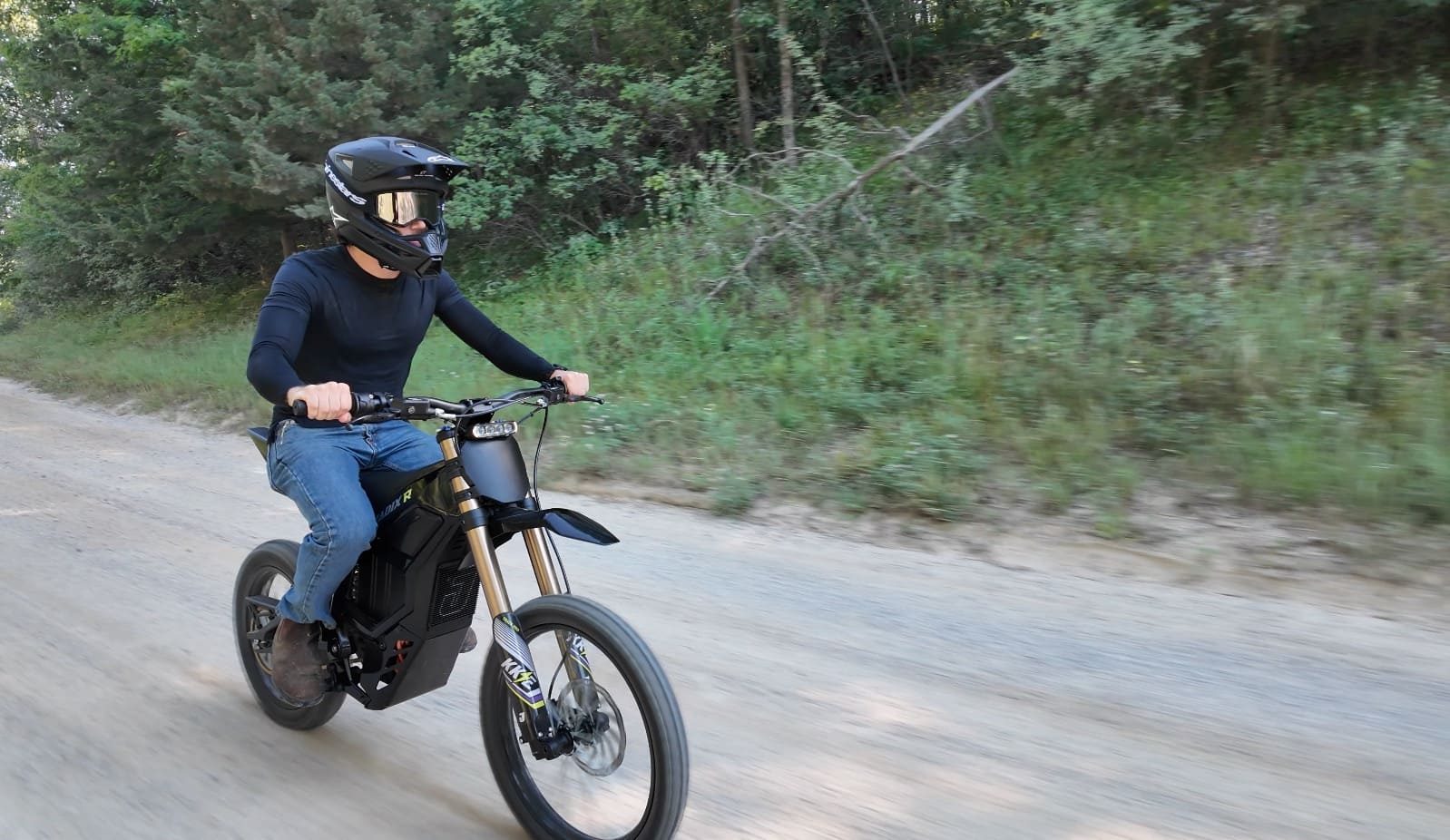 I rode Juiced’s 70 MPH Nomadix electric dirt bike, and the $2,495 price is a steal