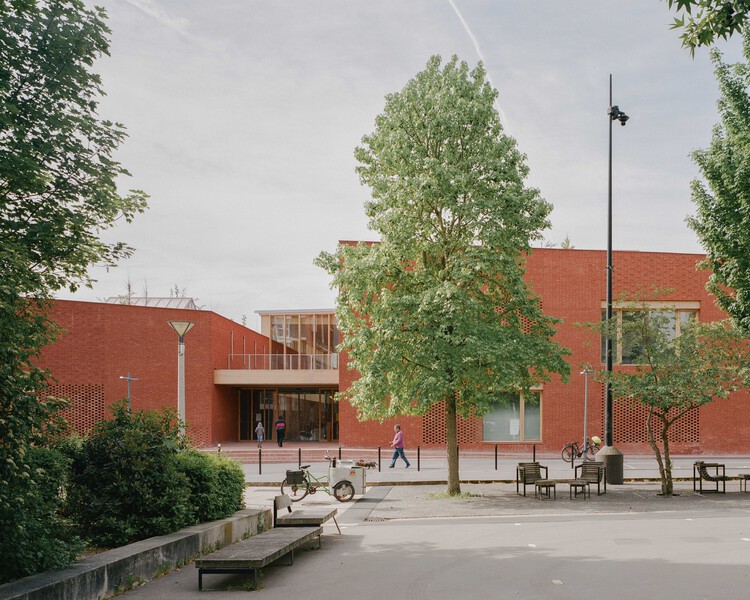 Jacques Prévert Public Services Center / HEMAA Architectes