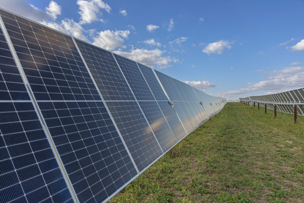 Are AI-powered robots the future of solar construction?