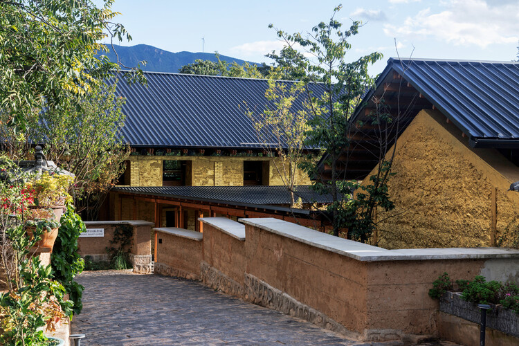 Librairie Avant-Garde Huize Baiwu Bookstore / Jiakun Architects