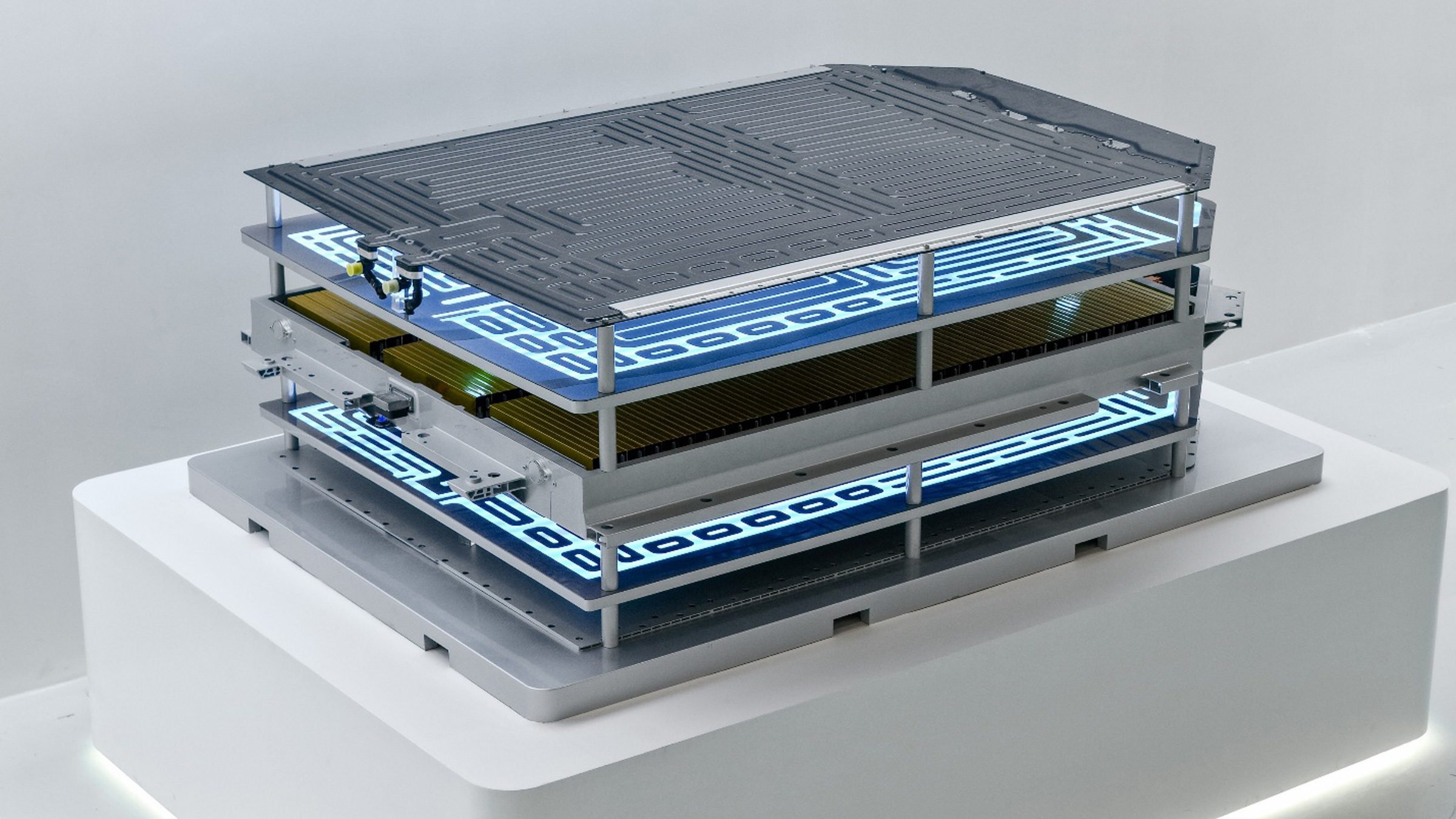 Geely’s AI fast charging ‘heals’ EV batteries for 20% more cycle life