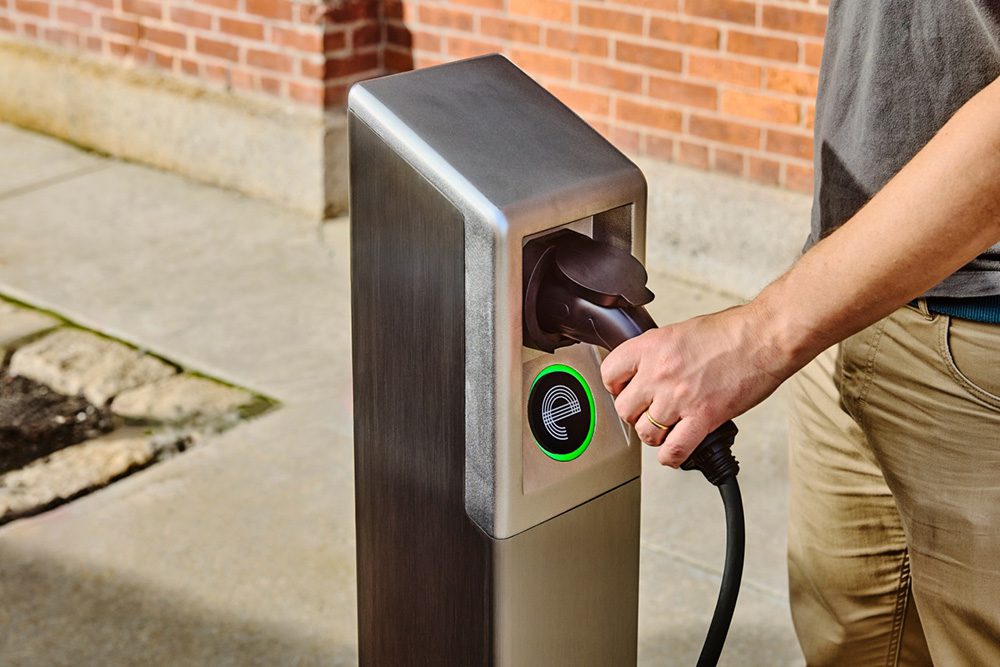 NYC selects it’s electric to build out curbside EV charging network