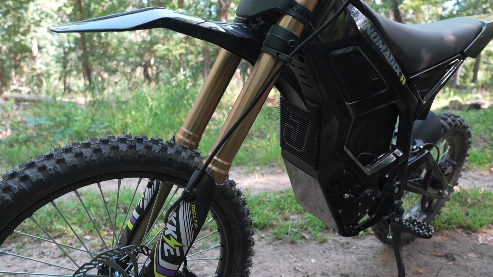 I rode Juiced’s 70 MPH Nomadix electric dirt bike, and the $2,495 price is a steal