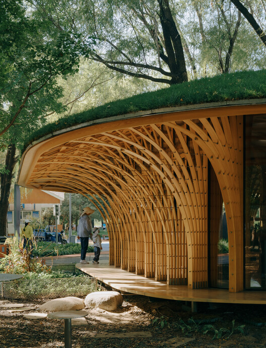 West Garden Florist / LUO studio