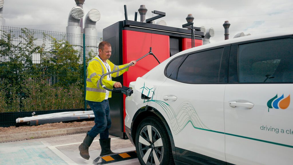 TUAL’s PowerUp battery-integrated charging technology keeps mission-critical commercial EVs rolling in the UK