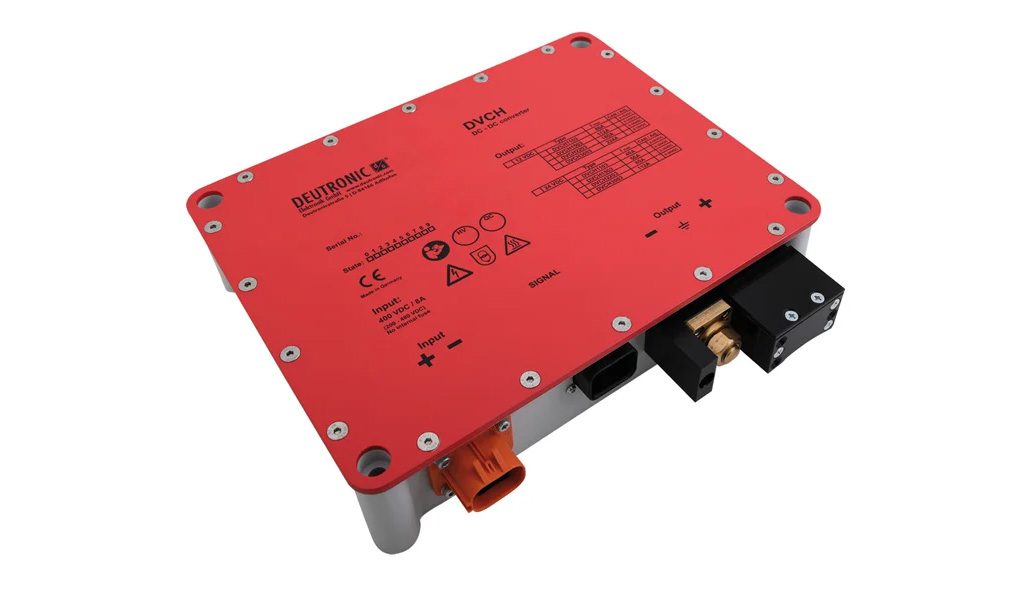 Deutronic’s DVCH3003 DC/DC converter handles up to 900 V for off-highway EVs
