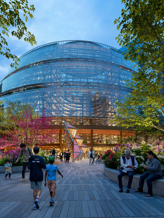 Google Unveils New Renderings of Chicago's Thompson Center Redesign, Marking Its Escape From Demolition