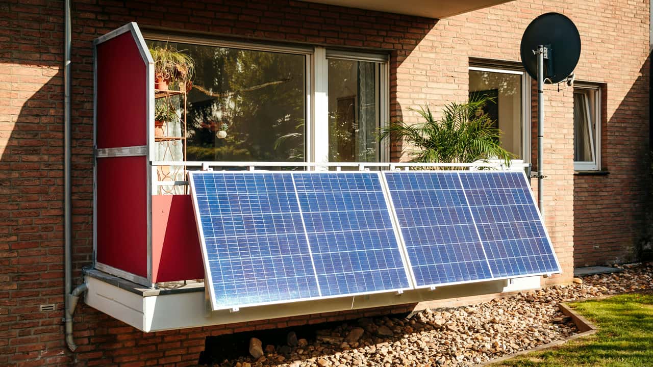New Jersey Passes Law Making Cheap Plug-In Balcony Solar Panels Legal