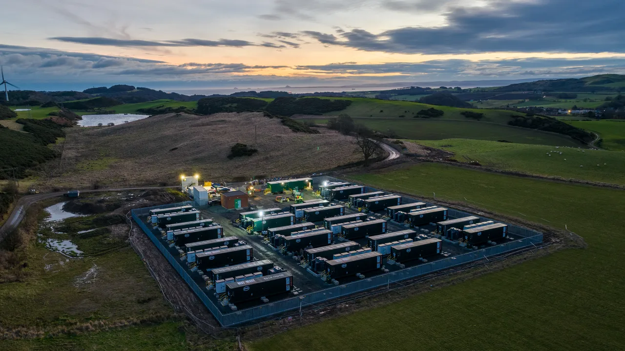 UK ROUNDUP: BESS planning approvals, acquisitions and optimisation deals with Field, Eelpower & EDF