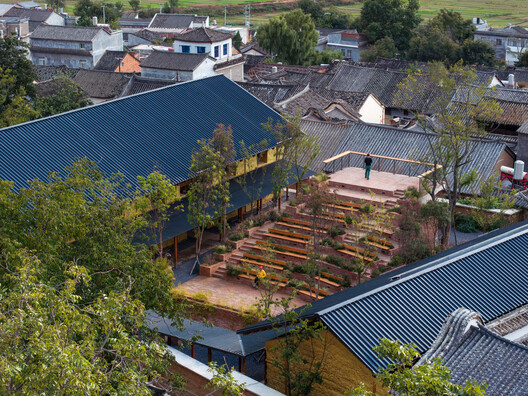 Librairie Avant-Garde Huize Baiwu Bookstore / Jiakun Architects