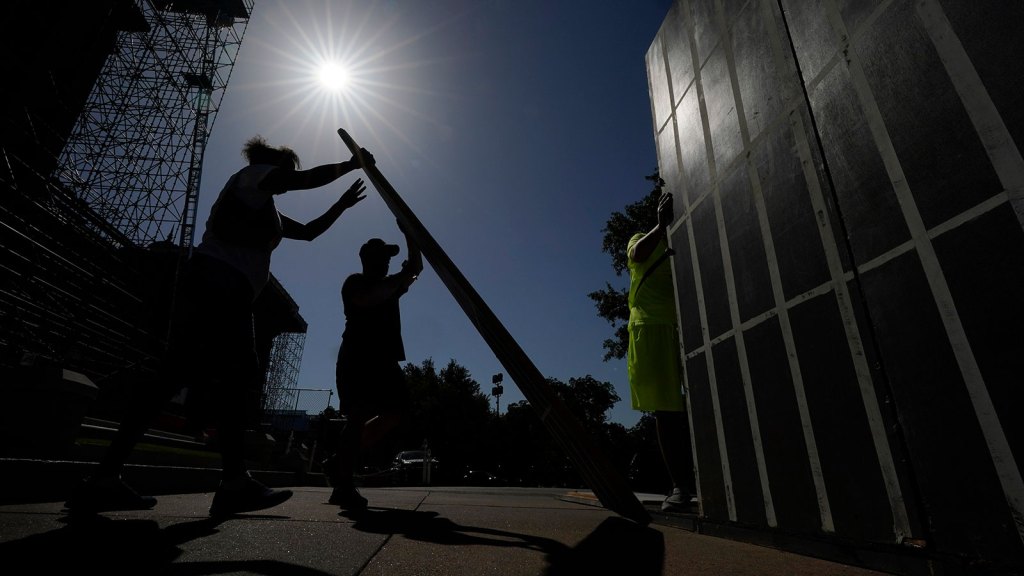 Incarcerated people swelter in scorching Texas prisons