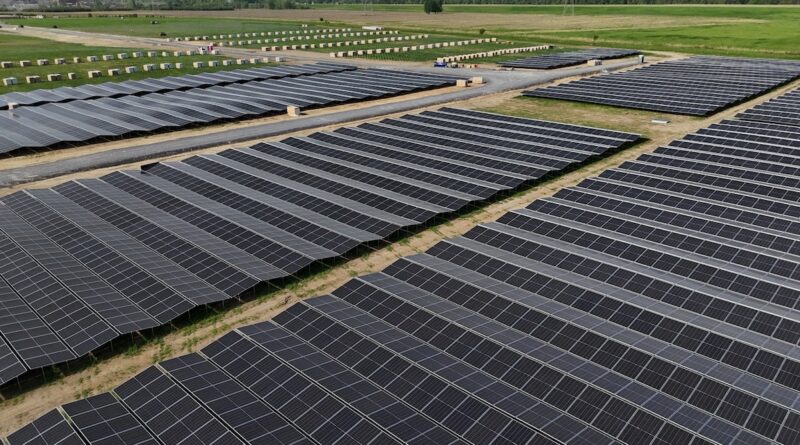 Solar Power Leaps Key Cost Barrier As Coal And Gas Sidelined (Shocker!)