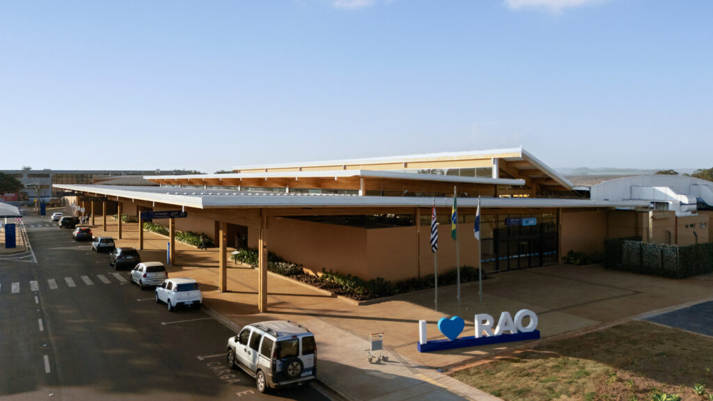 Doutor Leite Lopes State Airport / Bacco Arquitetos Associados