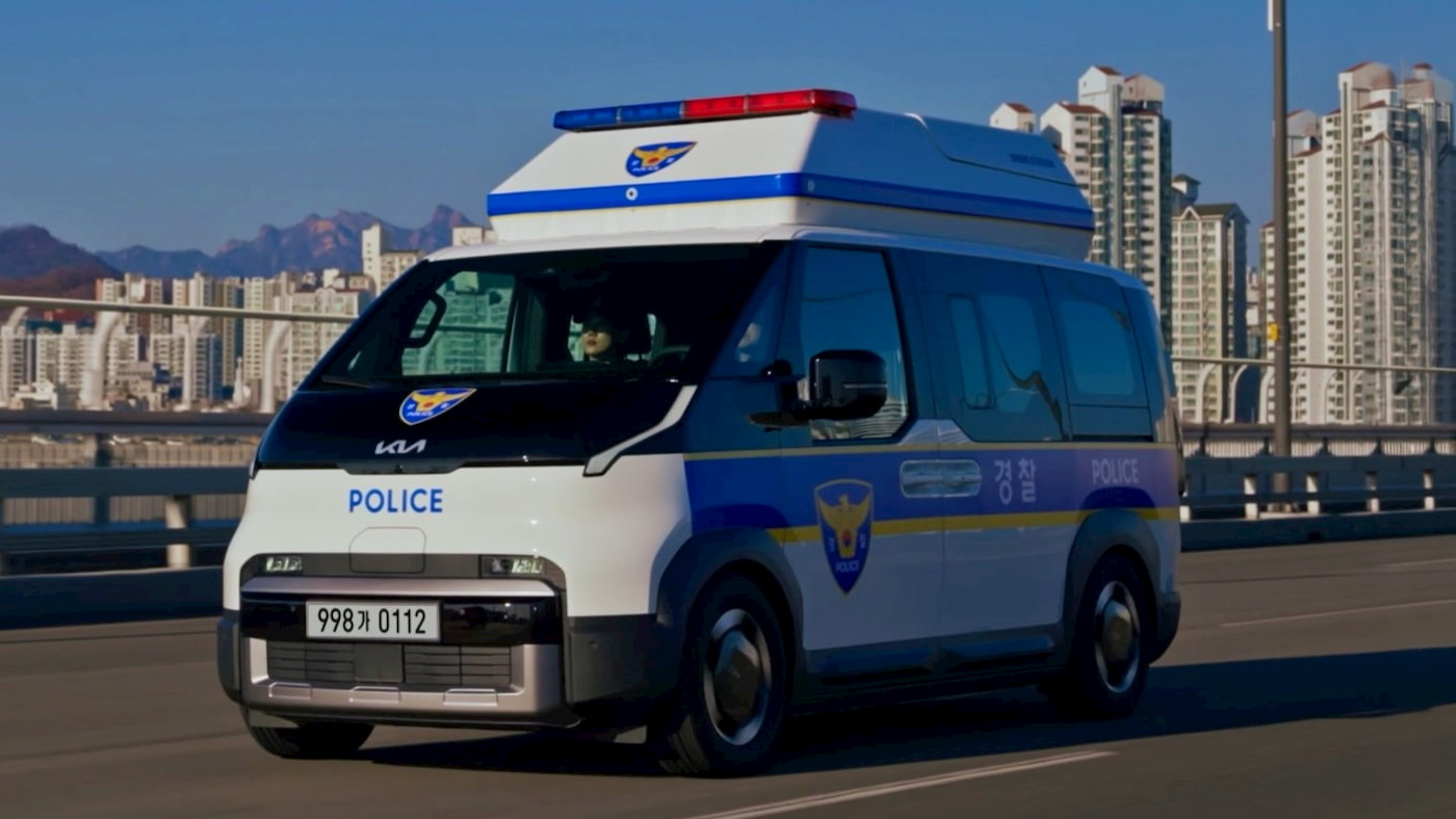 Kia’s electric SUV and van are getting a new job as police cars